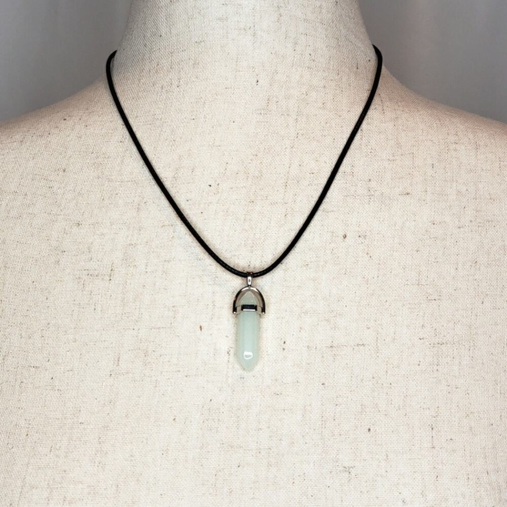 Glow in the Dark Luminous Stone Pendant - Picture 5 of 7
